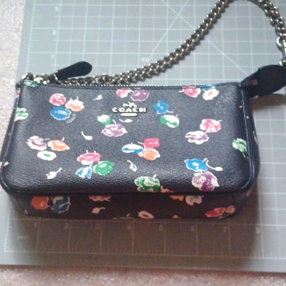 SOLD - COACH Large Wristlet 19 in Wildflower Print - Mini Purse - Picture 13 of 15